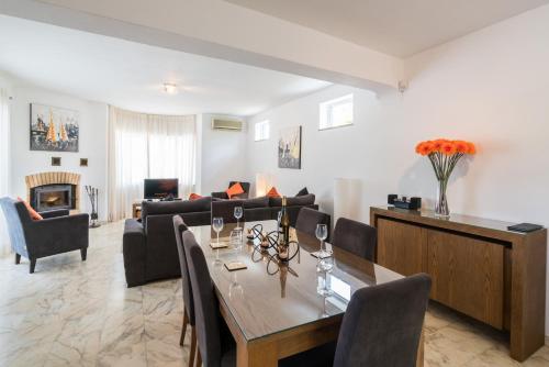 Casa Laranja Three bedroom Villa