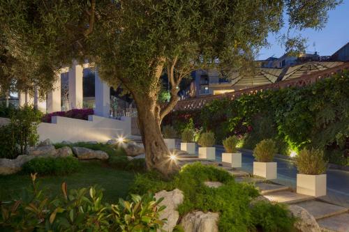 Κήπος έξω από το Mazzarò Sea Palace - The Leading Hotels of the World