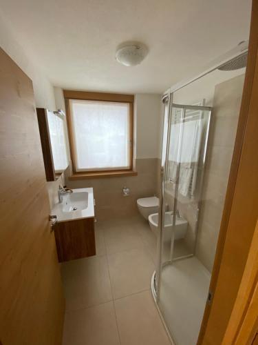 A bathroom at Mont Chalet Apartaments
