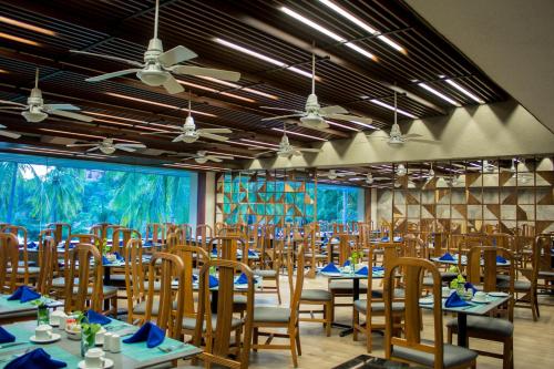 Restaurace v ubytování Las Brisas Huatulco-All Inclusive