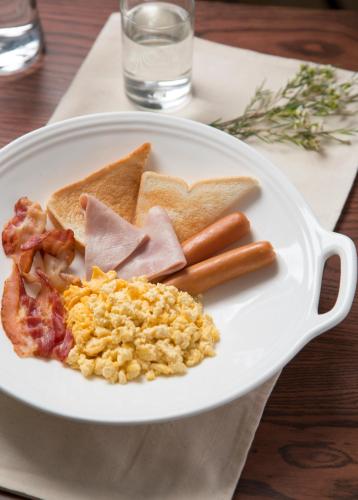 Jídlo v hotelu nebo okolí