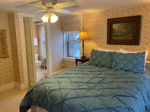 Katil atau katil-katil dalam bilik di Follansbee Inn