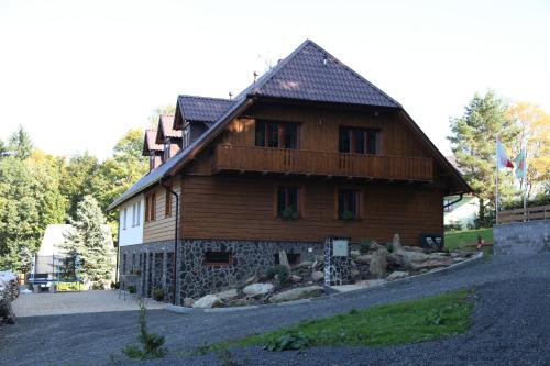Das Gebäude in dem sich die Pension befindet