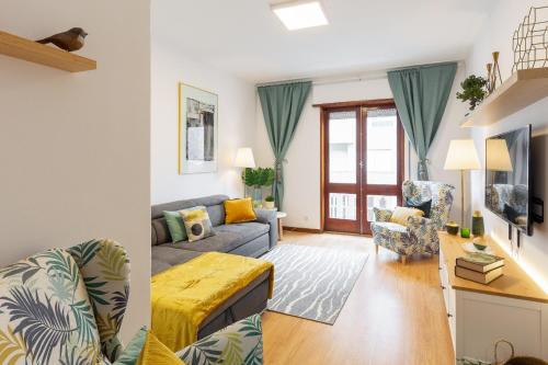 Deluxe Bright Flat with Netflix by Host Wise