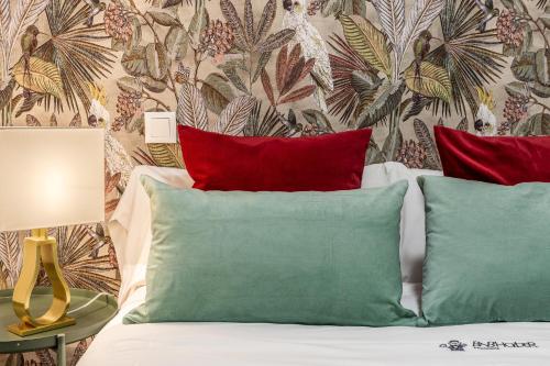 A bed or beds in a room at Waou Atocha I - Alquiler Corta Duración