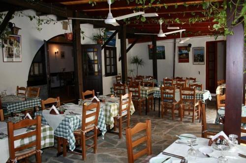 Gallery image of The Bunch Of Grapes Inn in Pissouri