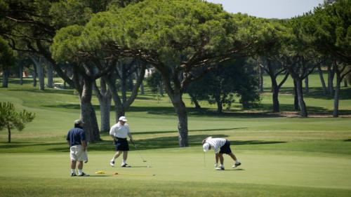 Instalaciones para jugar al golf en la villa