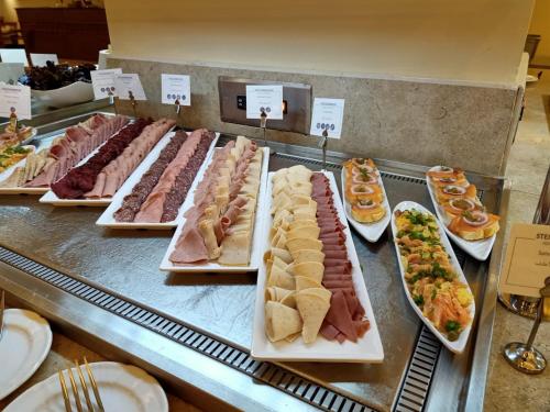 Mad på hotellet eller i nærheden