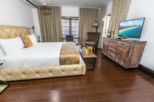 Μια τηλεόραση ή/και κέντρο ψυχαγωγίας στο Hotel Croydon