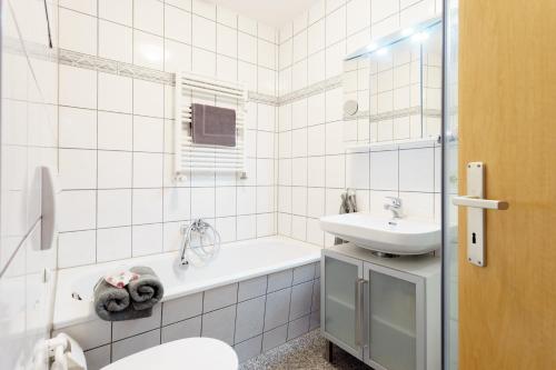 Kúpeľňa v ubytovaní Wohnung mit Blick auf die Zitadelle Petersberg - 3 Zimmer