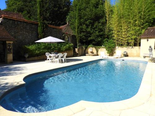 Demeure de 3 chambres avec piscine privee jardin clos et wifi a Sarlat