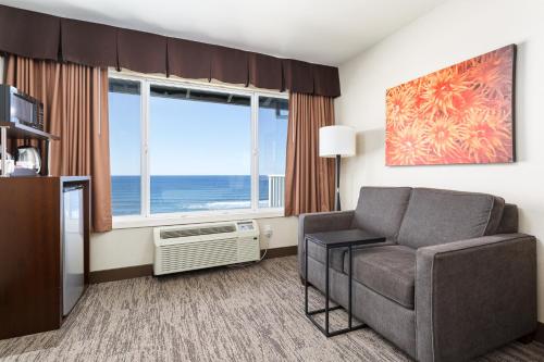 Χώρος καθιστικού στο The Coho Oceanfront Lodge