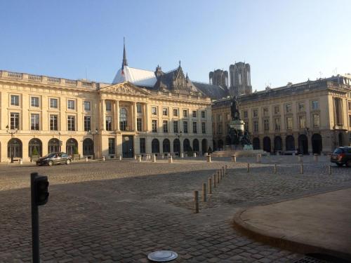 LE NID DES ROIS, à 2 pas de la Cathédrale