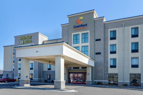 a rendering of a cranberry suites hotel at MainStay Suites Near Denver Downtown in Denver
