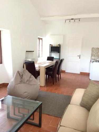 Appartement spacieux à Montauriol avec piscine partagée