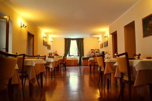 Afbeelding uit fotogalerij van Hotel Sebino in Sarnico