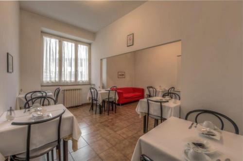 A seating area at Hotel Aldobrandini