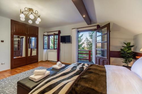 Postel nebo postele na pokoji v ubytování Neverland Bear Valley