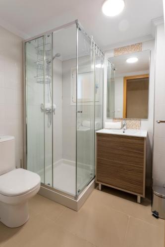 Brisas B2, 2 dormitorios, playa a 100m, by Bookindenia