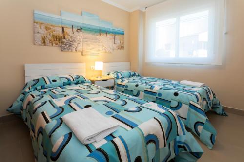 Brisas B2, 2 dormitorios, playa a 100m, by Bookindenia