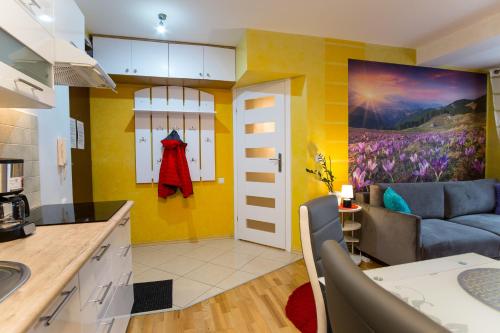 Kuchyňa alebo kuchynka v ubytovaní Apartament Promyk Pod Lipkami APARTZAKOP