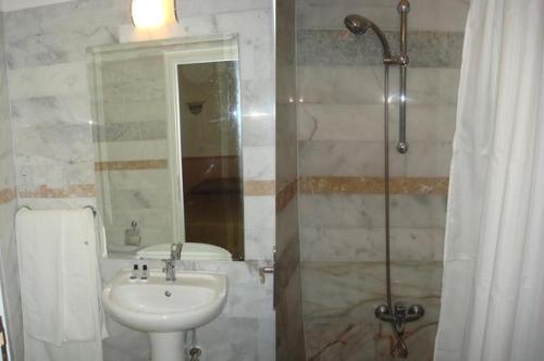 Koupelna v ubytování Altinkaya Holiday Resort