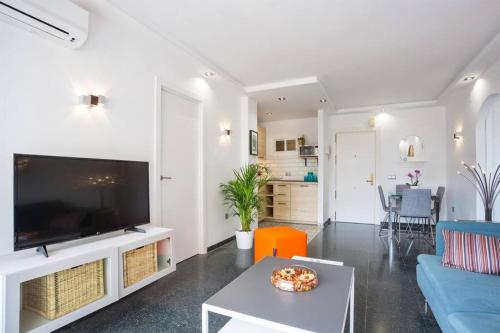 Puertosol 33 - 2 bed apartment, Beach Puerto Marina