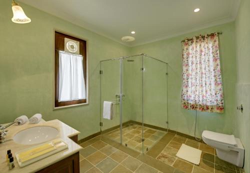Un baño de Jawai Leopard Safari Lodge