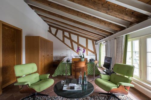 Ruang duduk di Widder Hotel - Zurichs Luxury Hideaway