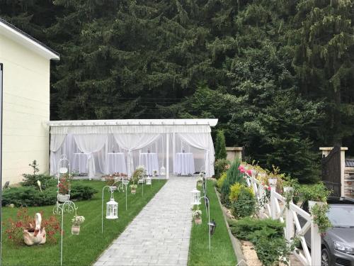 Gambar di galeri bagi Hotel Pastravaria Popas di Stațiunea Climaterică Sâmbăta