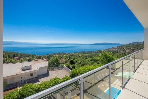 Luxury villa Vista with pool and sea view
