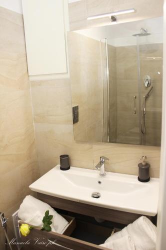 Ένα μπάνιο στο SEAFRONT APARTMENT SALERNO