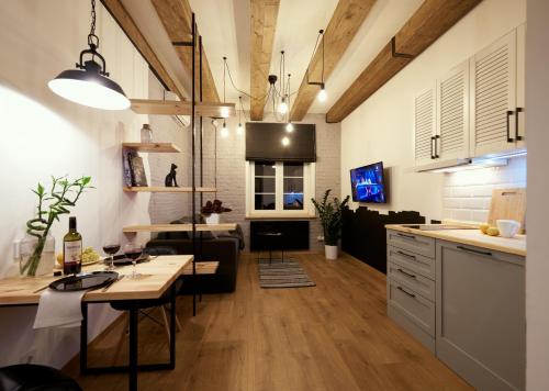 Kuchyňa alebo kuchynka v ubytovaní Be Happy Apartment