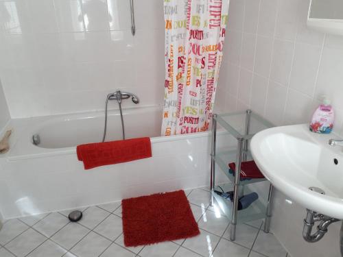 Ένα μπάνιο στο Ferienhaus - Wohnung- Havelblick
