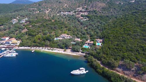 Gallery image of Arodo Seaside Villas | Villa Penelope in Sivota