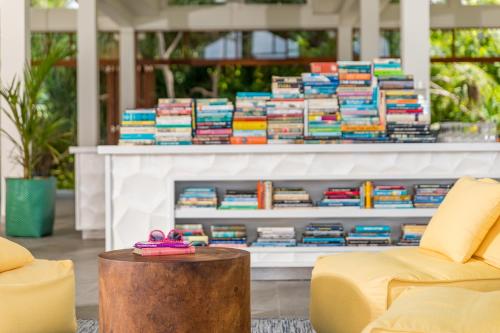 Khu vực ghế ngồi tại The Standard, Huruvalhi Maldives