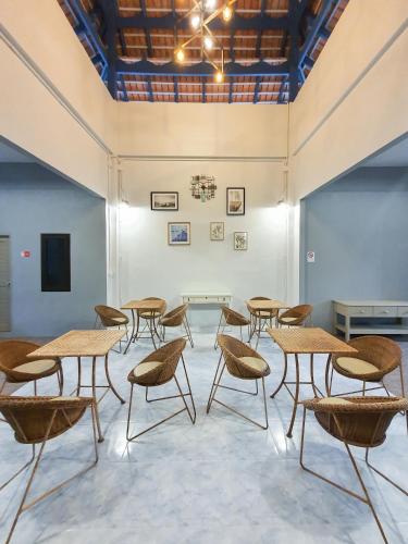 Χώρος καθιστικού στο We Hostel Khaolak