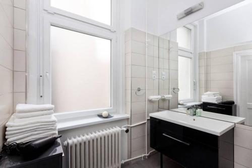 Koupelna v ubytování Contemporary City Apartment Váci Utca
