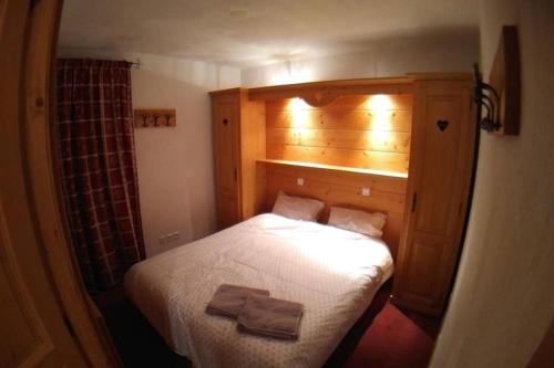 Postel nebo postele na pokoji v ubytování Chalet Apartment Oz Station 4 star T3 well equipped & next to pistes