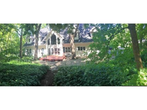 Homestay White House On The Hill Fond Du Lac Usa Booking Com