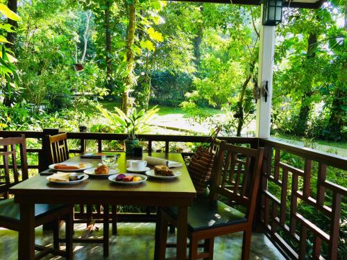 Vườn quanh Monoceros Resort