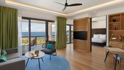 Telewizja i/lub zestaw kina domowego w obiekcie InterContinental Dominica Cabrits Resort & Spa by IHG