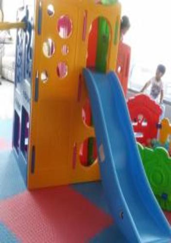 Παιδιά που μένουν στο Ashbilia Suites
