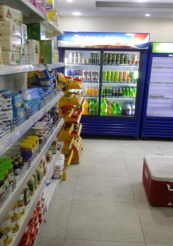 Σούπερ μάρκετ ή άλλα καταστήματα σε αυτό το ξενοδοχείο διαμερισμάτων ή εκεί κοντά