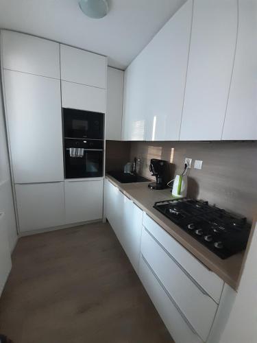 Dapur atau dapur kecil di Apartment Klimka with balcony, free wifi and free parking