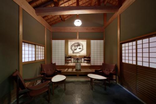 Posezení v ubytování THE HIRAMATSU HOTELS & RESORTS ATAMI