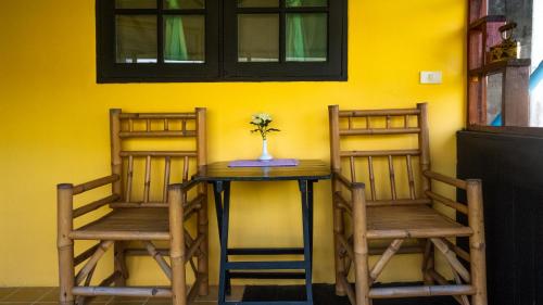 Posezení v ubytování Sabina Guesthouse Kamala