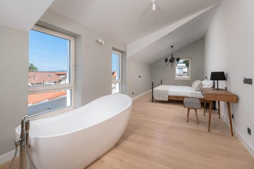 Rúm í herbergi á Villa Basca