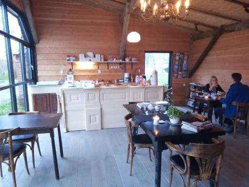 Minuman di boerderijkamer Zwanebloem
