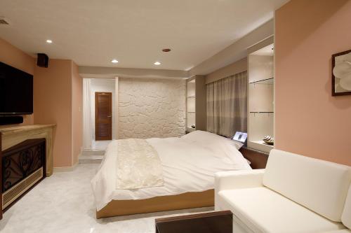 Gallery image of HOTEL Birthday 楠店 in Toyoyama